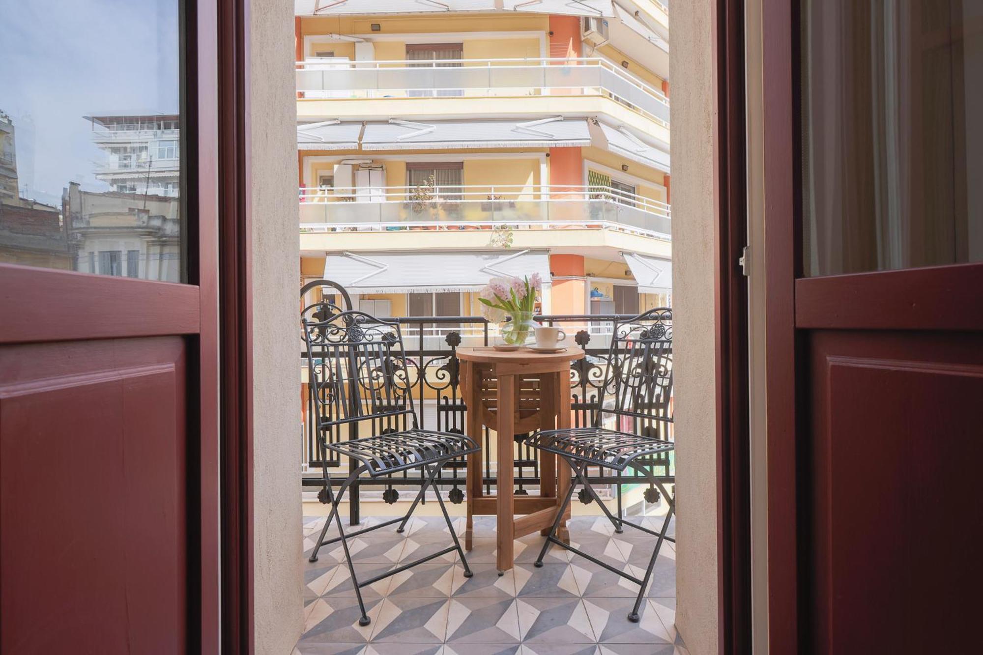 Gatto Perso Luxury Studio Apartments Thessaloniki Exterior photo