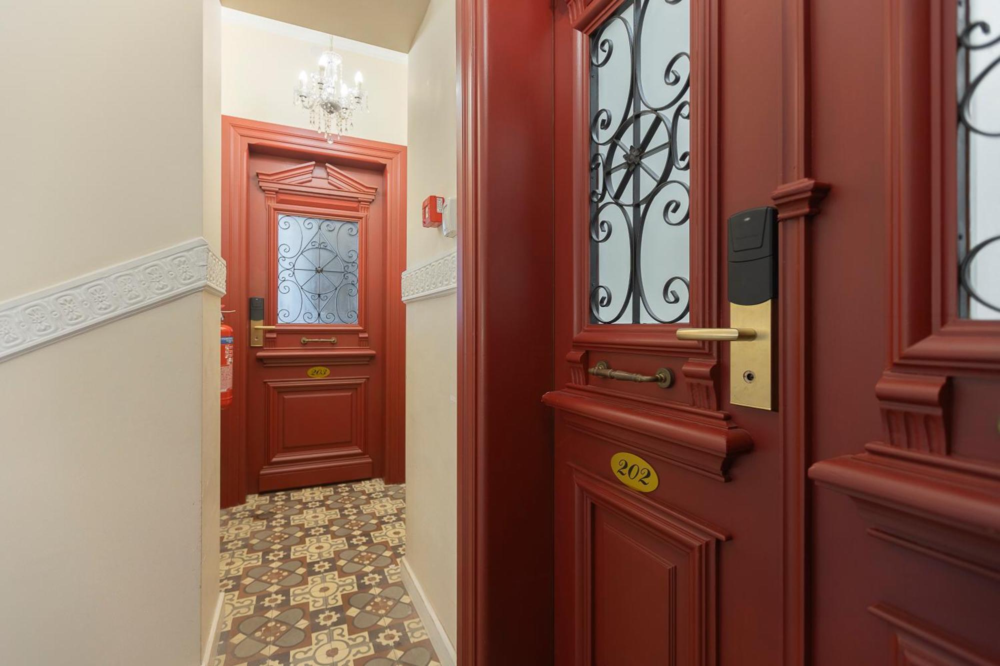 Gatto Perso Luxury Studio Apartments Thessaloniki Exterior photo